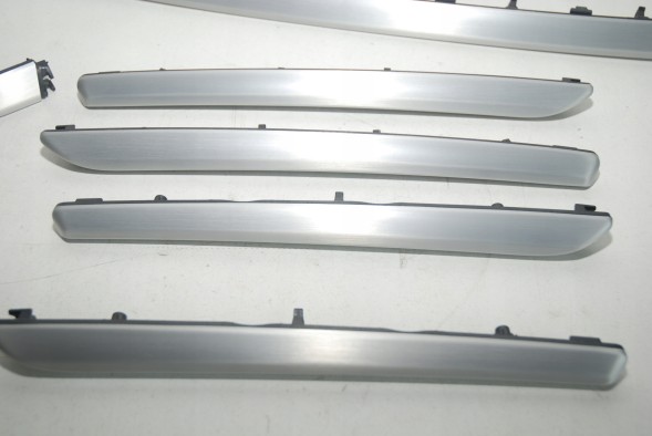 Audi OE Dekory listwy aluminium 1NK AUDI A3 S3 RS3 8V AUDI S3 8V СЕДАН ПЛАНКИ ДЕКОРУ АЛЮМІНІЙ