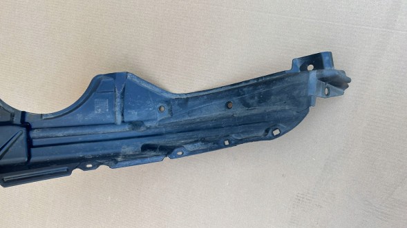 Toyota OE 53875-0D680 TOYOTA YARIS III 17-20 НАКЛАДКА НА КРИЛО ПРАВА ПЕРЕДНЯ TOYOTA YARIS III 17-20