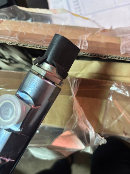 BMW OE 13 53 7 805 423 Планка інжекторна бака високого тиску BMW N57 325d 330d 730d 13537805423