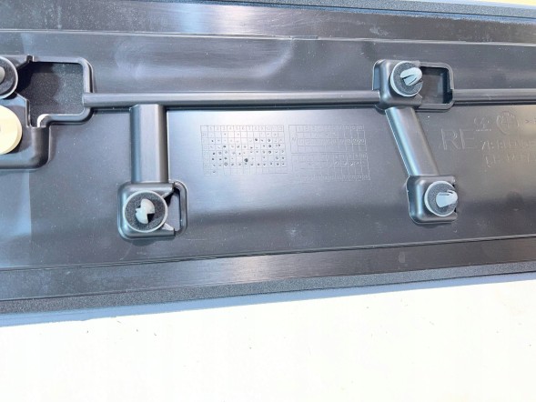 BMW OE 8497328 PMI159021 ПЛА́НКА ДВЕРЕЙ ПРАВА ПЕРЕДНЯ BMW IX I20 M ПАКЕТ 8497328