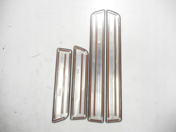 Mitsubishi OE Бічні пороги, накладки Mitsubishi ASX OE MZ380550EX