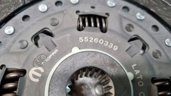 Fiat OE 71798934 Зчеплення fiat 500 tipo 500x jeep compass 1.4 71798934 68624265aa fiat oe