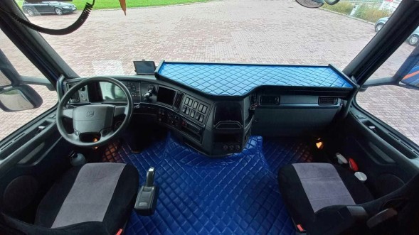 MKM 64674841916 ВЕЛИКА ПОЛИЦЯ З ЯЩИКОМ VOLVO FH/FM 2008-2013 р.в.