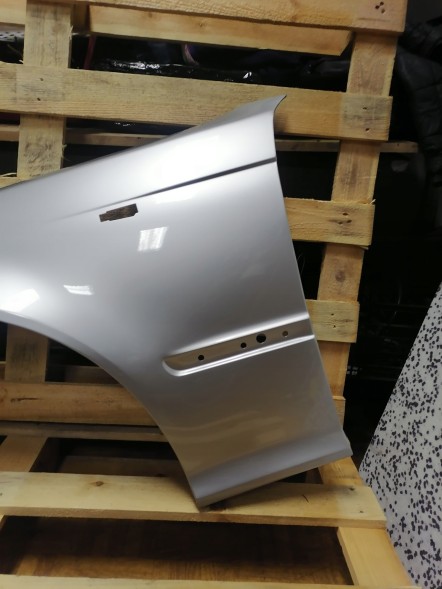 Polcar BŁOTNIK LEWY PRZÓD BMW E46 SEDAN KOMBI 2001-2005 LIFT 354 БРИЗКОВИК ЛІВИЙ ПЕРЕДНІЙ BMW E46 СЕДАН УНІВЕРСАЛ 2001-2005 ЛІФТ 354