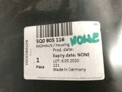 Volkswagen OE AUDI Q2 НАДКОЛЕСО ПРАВЕ / ОБШИВКА 5Q0805116