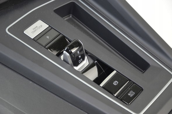 Volkswagen OE VW ГОЛЬФ VIII 8 VARIANT 2.0TDI 85KW 2022Р ЦЕНТРАЛЬНИЙ ТУНЕЛЬ 5H1863241C