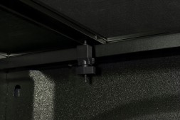 Китай 92640 Трисекційна кришка кузова Extang Trifecta для Toyota Hilux 2015–2025 Double Cab (DC)