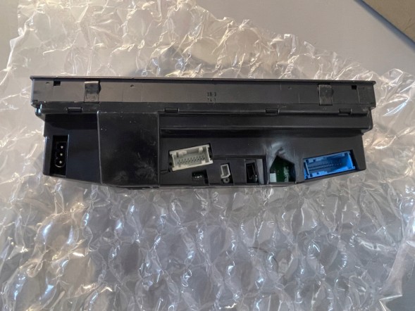 BMW OE Панель кондиціонера BMW E38 64116901307