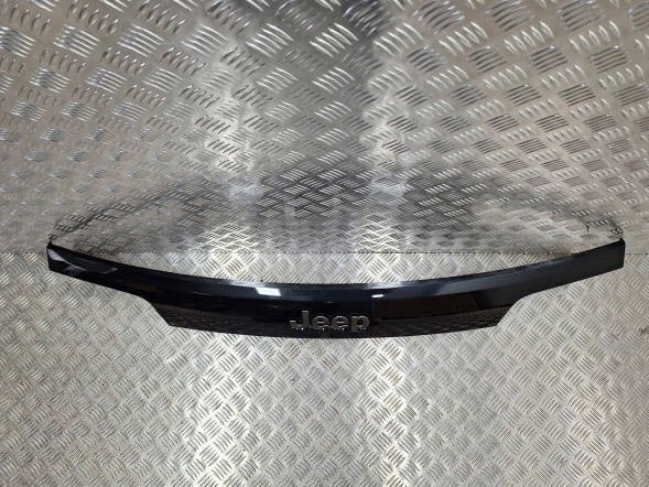 Jeep OE БЛЕНДА КРИШКИ БАГАЖНИКА JEEP GRAND CHEROKEE WK2 LIFT 14- 6CW11AXRAA