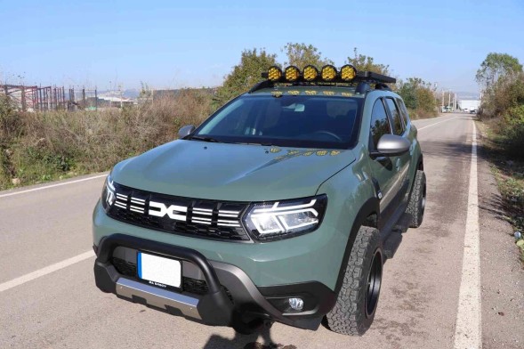 Китай PWT16_DD Передня планка Dacia Duster Amazon чорний кенгуру