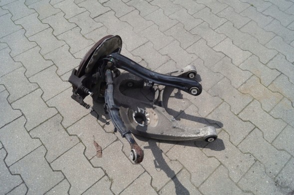 Mercedes-Benz OE A1663570205-MERC1 MERCEDES ML W166 W166 Цапфа Маточина Важіль Важелі Правий Задній 1663570205