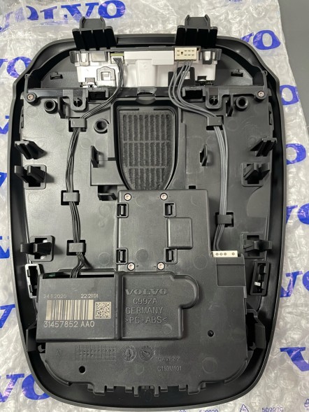 Volvo OE Лампа салону Volvo OE 3145785217