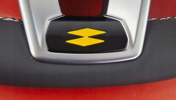 Renault OE Renault Clio V Кермо з кнопками 484008019R