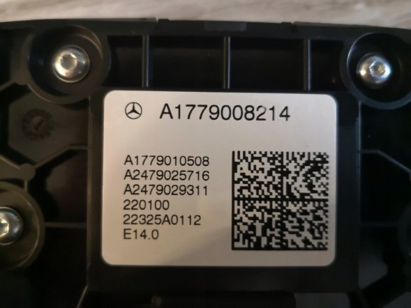 Mercedes-Benz OE Тачпад Mercedes A1779008214