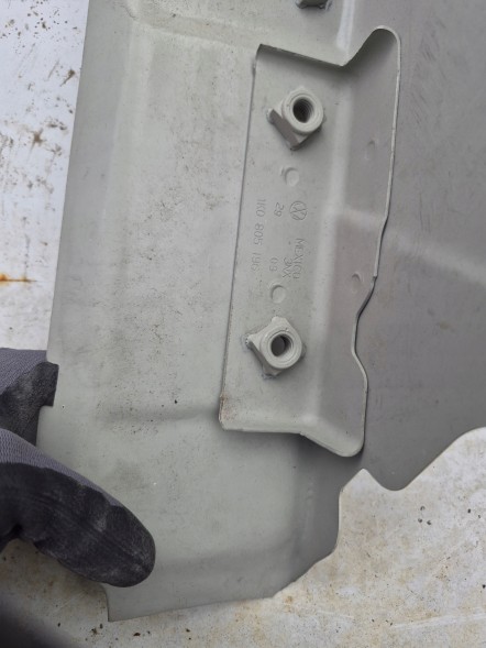 Volkswagen OE 1K9809146 ORG VW GOLF V ПІДЛОННИК ПОСИЛЕННЯ МЕТАЛЕВИЙ КРОНШТЕЙН 1K9809146