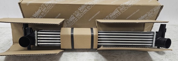 Valeo 818574 Новий охолоджувач повітря інтеркулер vw / seat / skoda / audi - 818574
