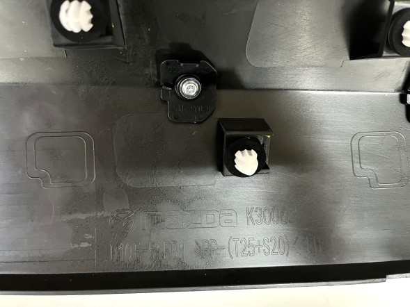 Mazda OE D10F51RD0H Накладка на задні ліві двері, хром, MAZDA CX-3, НОВА, OE
