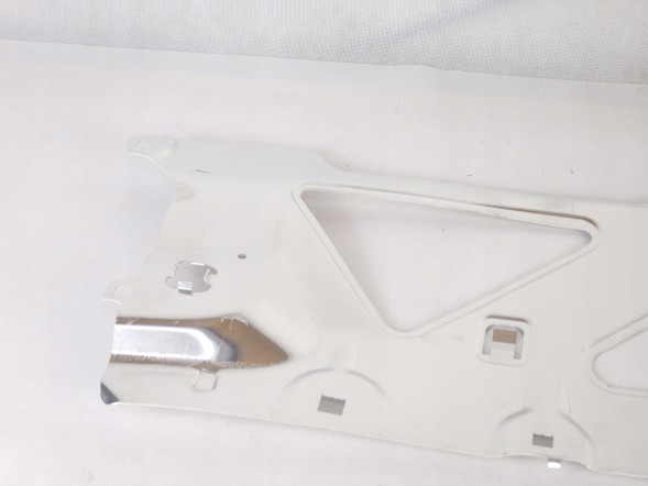 KAMEX KAMEX-51647357207 srebrna benzyna Верхнє посилення передньої панелі, метал, BMW 7 G11 G32 51647357207 БЕНЗИН