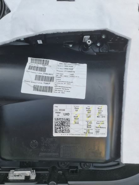 BMW OE KKDA BMW G02 X4 TAPICERKA LEWY PRZÓD BMW G02 X4 ОББИВКА ЛІВА ПЕРЕДНЯ