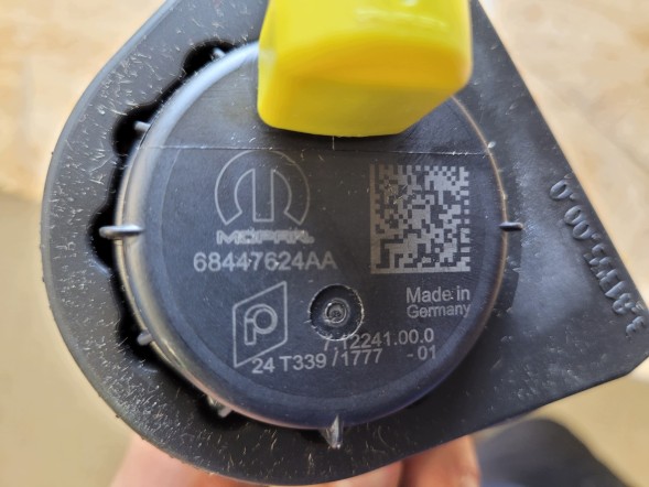 Jeep OE Jeep Compass 2023- 2.0T USA Додаткова помпа охолоджуючої рідини 2 контури 68447624AA