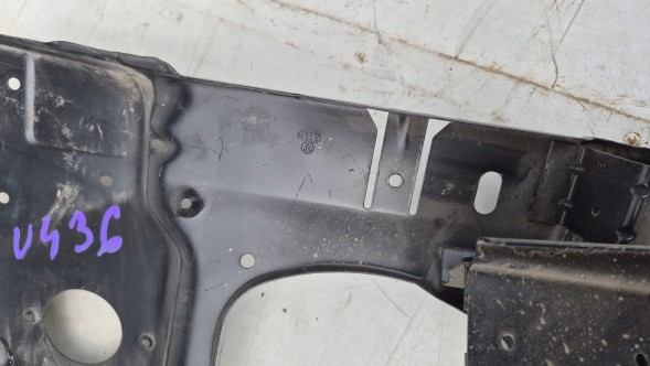 Volkswagen OE VW T4 WZMOCNIENIE OKULAR BLACHA PAS MOCOWANIE LAMPY ORG VW T4 ПАНЕЛЬ ПІД КРИЛО (ОКУЛЯР) / КРОНШТЕЙН КРІПЛЕННЯ ФАРИ