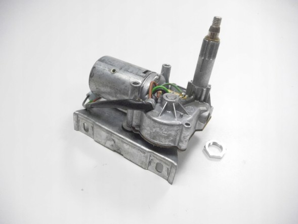 Ford OE МОТОР ОЧИЩУВАЧА ЗАДНЬОГО СКЛА FORD FIESTA 1976-1989 OE 6142504