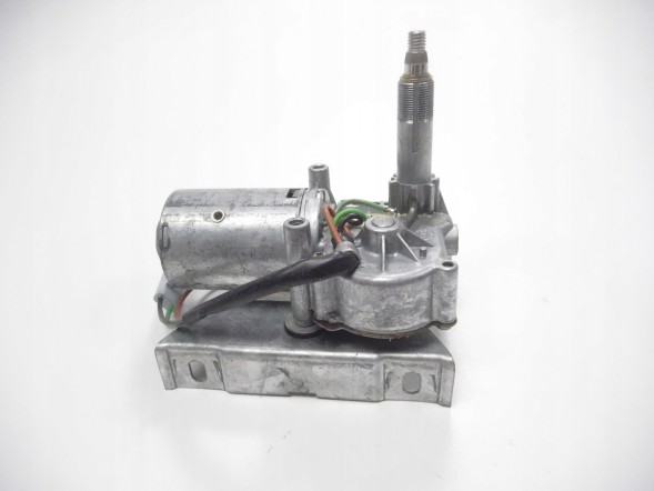 Ford OE МОТОР ОЧИЩУВАЧА ЗАДНЬОГО СКЛА FORD FIESTA 1976-1989 OE 6142504
