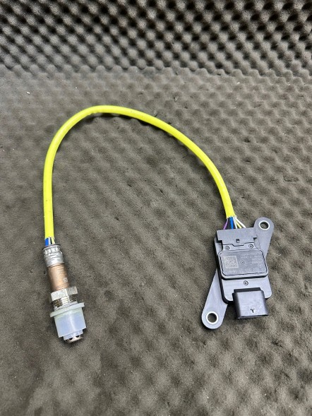 Mercedes-Benz OE A0009055114  VAR A0009055114 лямбда-зонд nox mercedes