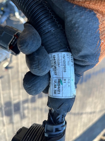 Mitsubishi OE MITSUBISHI FUSO CANTER 3.0 EURO5 EURO6 WIĄZKA УСТАНОВКА ДВИГУНА ЕЛЕКТРИЧНИЙ ПРОМІНЬ FUSO CANTER 3.0 ЄВРО5 ЄВРО6