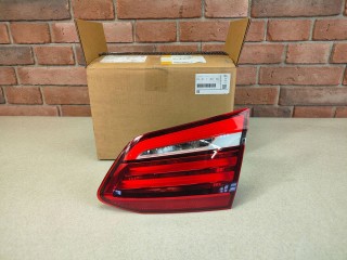 BMW OE 7491342 BMW F45 LCI LAMPA PRAWA TYLNA PRAWY TYŁ W KLAPĘ BAGAŻNIKA LED 7491342 NOWA Bmw f45 lci лампа права задня в люк багажника led 7491342 нова