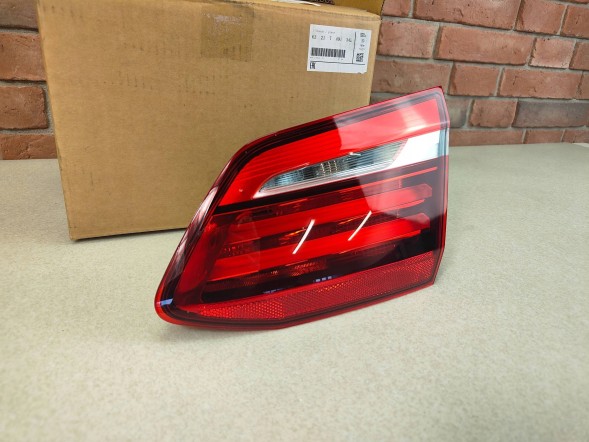 BMW OE 7491342 BMW F45 LCI LAMPA PRAWA TYLNA PRAWY TYŁ W KLAPĘ BAGAŻNIKA LED 7491342 NOWA Bmw f45 lci лампа права задня в люк багажника led 7491342 нова