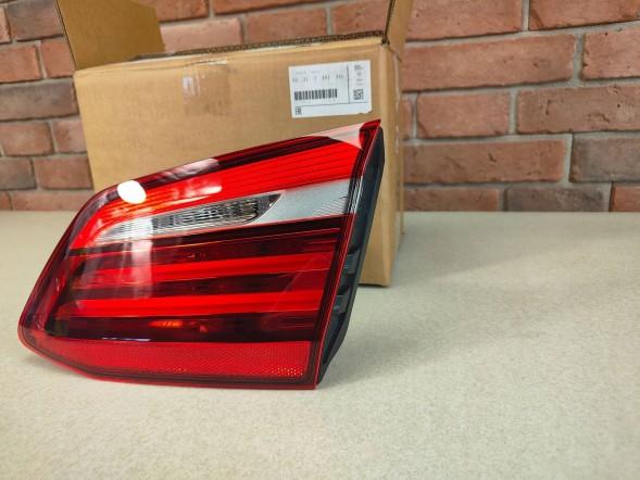 BMW OE 7491342 BMW F45 LCI LAMPA PRAWA TYLNA PRAWY TYŁ W KLAPĘ BAGAŻNIKA LED 7491342 NOWA Bmw f45 lci лампа права задня в люк багажника led 7491342 нова