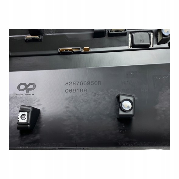 Renault OE 828766950R Нова накладка задньої правої двері Renault Captur II