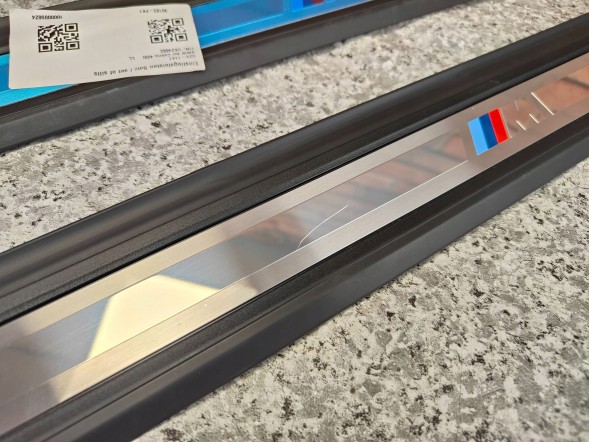 BMW OE 8077317 LISTWY NAKŁADKI PROGOWE LEWA + PRAWA M-PAKIET BMW 4 G22 G23 8077317 НАКЛАДКИ НА ПОРОГИ ЛІВА + ПРАВА M-PAKET BMW 4 G22 G23 8077317