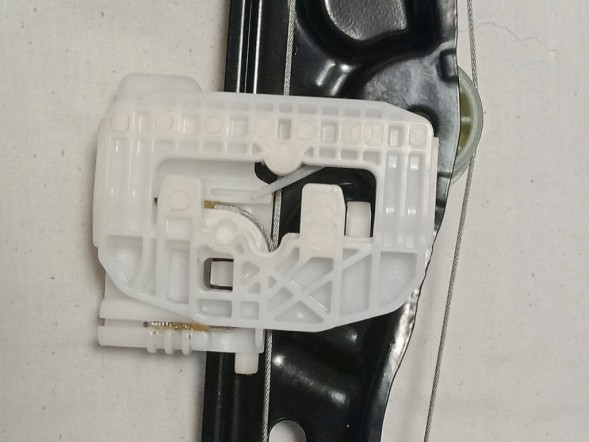 BMW OE BMW F20 LCI Склопідйомник задній правий 7281884