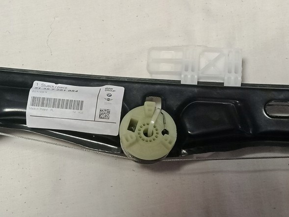 BMW OE BMW F20 LCI Склопідйомник задній правий 7281884