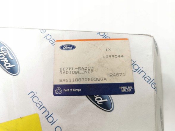 Ford OE Декоративна планка радіо Ford Fiesta VI 2008- OE 8A61-18A802-BG 1599544