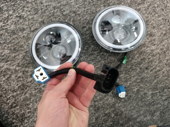 Китай 90584610605464 2x Рефлектори Фари передні 7 дюймів LED Suzuki Samurai