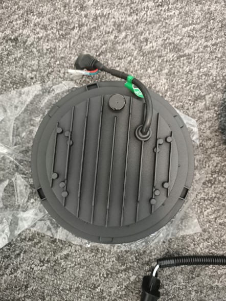 Китай 90584610605464 2x Рефлектори Фари передні 7 дюймів LED Suzuki Samurai