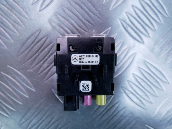 Mercedes-Benz OE Gniazdo złącze port USB C HDMI MERCEDES C E S A2238200402 Розетка роз'єм порт USB C HDMI MERCEDES C E S A2238200402