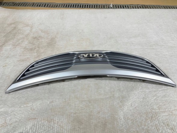Kia OE 863523W000 86352 3W000 86361-3U000 11252010 gril maskownica chłodnicy zderzaka przedniego w zderzak przód przedni przodu chrom chromowana chromowany Решітка радіатора KIA SPORTAGE III 10-13, передня
