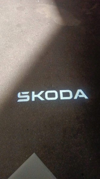 Audi OE SKODA OE 5E3052134 5E3052133 Світлодіодна ПРОЄКТОР ПРАВА ЛІВА SKODA