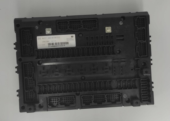Mercedes-Benz OE A0014466858 MERCEDES-BENZ Блок запобіжників