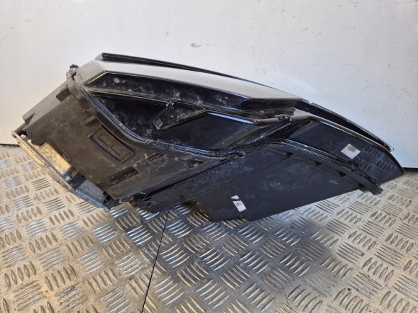Skoda OE markus-57B941036D Права передня фара Full LED 57B941036D Skoda KaroQ