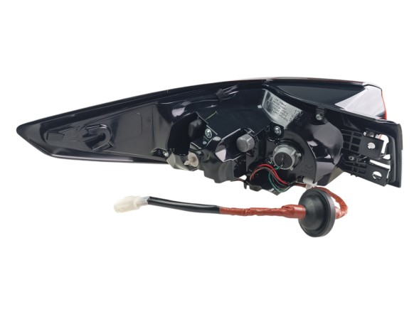 Mazda OE WB/KB8M-51-150G MAZDA CX-5 ЛАМПА ЗАДНЯ СВІТЛОДІОДНА ПРАВА В БРИЗКОВИК KB8M-51-150Г ОРИГІНАЛ