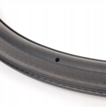 Volkswagen OE VOLKSWAGEN GOLF 15- USZCZELKA KLAPY BAGAŻNIKA oem TYŁ TYLNA 5G9827705A 9B9 OE VOLKSWAGEN GOLF 15- УЩІЛЬНЮВАЧ КРИШКИ БАГАЖНИКА ЗАДНЬОЇ 5G9827705A 9B9 OE
