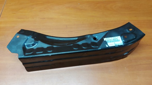 Toyota OE 53731-42070 RAV4 V 18- КРОНШТЕЙН ПОСИЛЕННЯ РЕМЕНЯ ПРАВИЙ ПЕРЕДНІЙ TOYOTA RAV4 V 18-