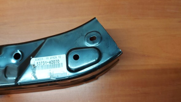 Toyota OE 53731-42070 RAV4 V 18- КРОНШТЕЙН ПОСИЛЕННЯ РЕМЕНЯ ПРАВИЙ ПЕРЕДНІЙ TOYOTA RAV4 V 18-
