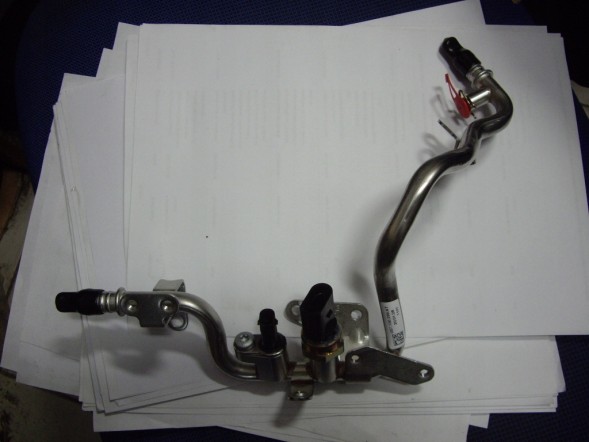 Volkswagen OE 057130299AS 059906054L Топливопровід 057130299AT AUDI VW Bentley