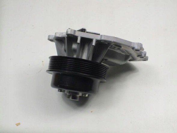 Renault OE 7701057952 Водяний насос master ii 3.0dci ориг